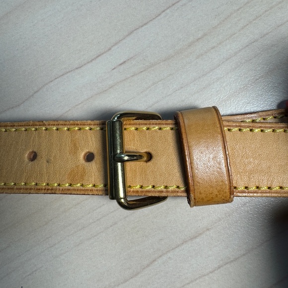 LOUIS VUITTON LEATHER STRAP, crossbody/shoulder, with vintage LV dustbag - Picture 6 of 7